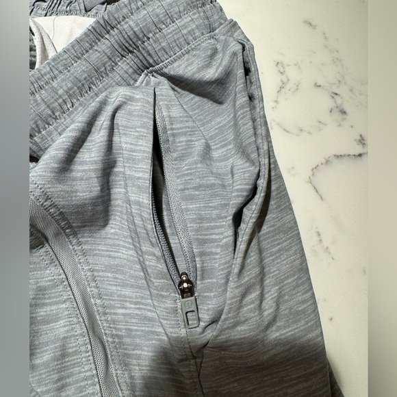 Mens Small Lululemon shorts 9in inseam - Picture 5 of 6